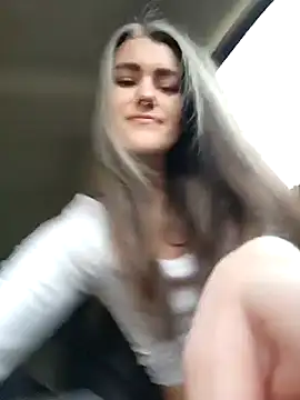 Snapshot of Lilmissvyx chatting on 01.13.25 Lilmissvyx online show from 01.13.25