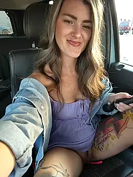 Snapshot of Lilmissvyx chatting on 09.09.25 Lilmissvyx online show from 09.09.25