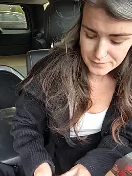 Snapshot of Lilmissvyx chatting on 10.10.25 Lilmissvyx online show from 10.10.25