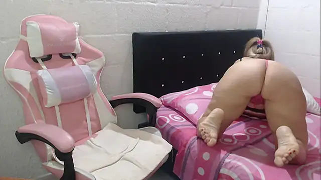 Snapshot of jade04_roberts chatting on 01.18.25 jade04 roberts online show from 01.18.25