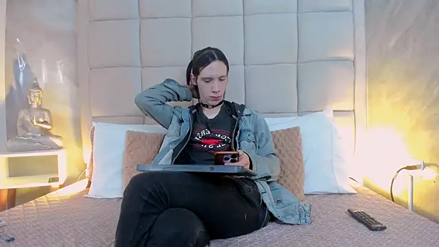 Hecatee 77 online show from 09.30.25