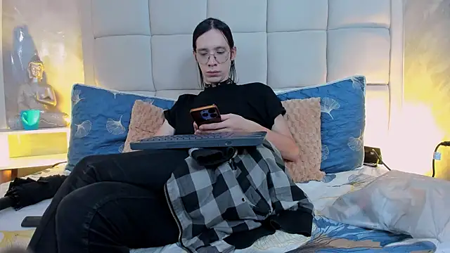 Hecatee 77 online show from 10.16.25