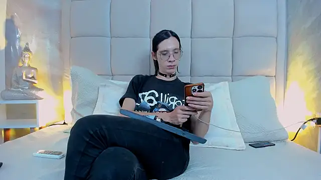 Hecatee 77 online show from 10.21.25