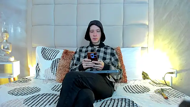 Hecatee 77 online show from 02.23.26