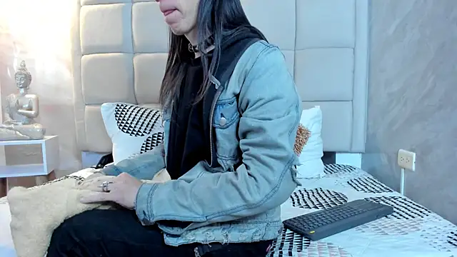 Hecatee 77 online show from 02.25.26