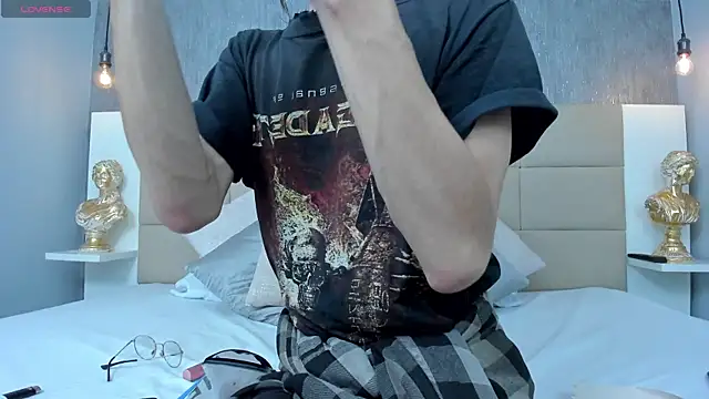 Hecatee 77 online show from 03.23.26