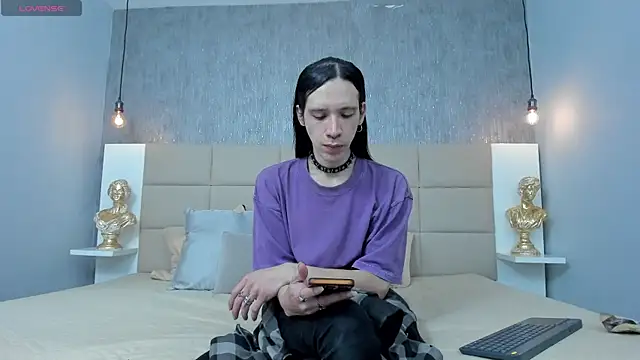 Hecatee 77 online show from 04.16.26