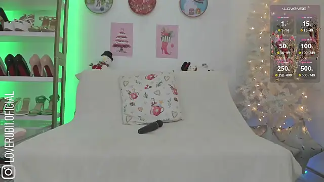 Snapshot of loverubii chatting on 12.17.24 loverubii online show from 12.17.24