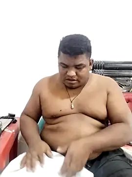 Snapshot of PONSE_LATINO chatting on 10.10.25 PONSE LATINO online show from 10.10.25