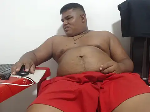 Snapshot of PONSE_LATINO chatting on 10.22.25 PONSE LATINO online show from 10.22.25