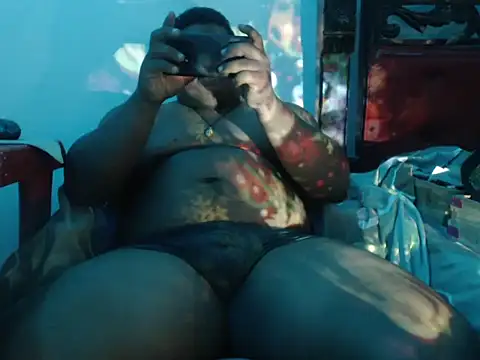 Snapshot of PONSE_LATINO chatting on 11.21.25 PONSE LATINO online show from 11.21.25