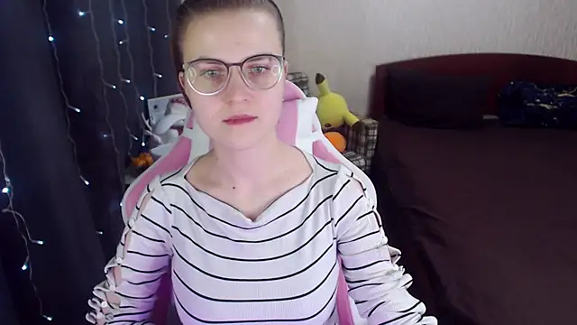 MissBrightShine online show from 02.11.25