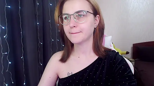 MissBrightShine online show from 02.15.25