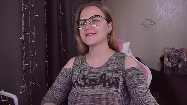 MissBrightShine online show from 09.19.25