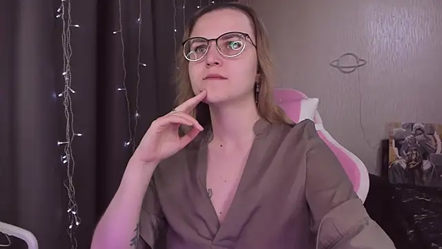 MissBrightShine online show from 10.23.25