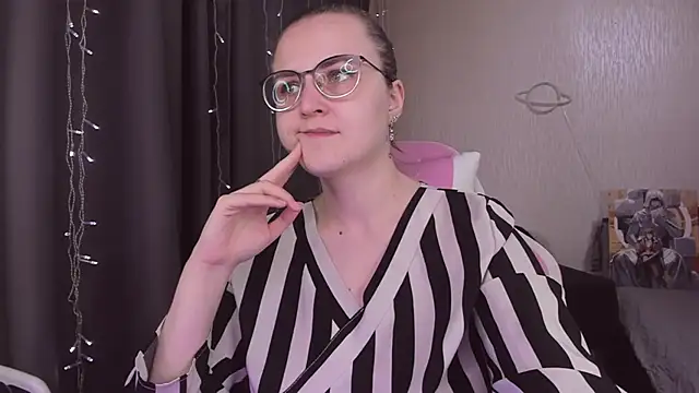 MissBrightShine online show from 10.30.25