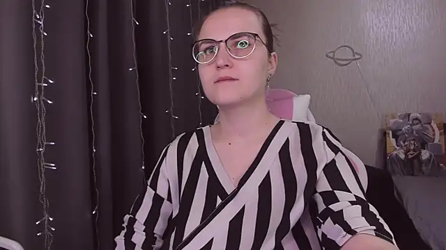 MissBrightShine online show from 11.06.25