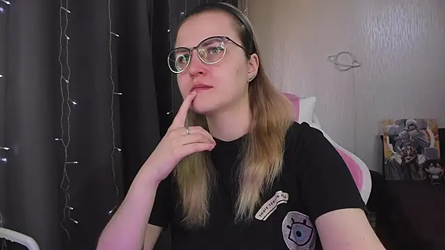 MissBrightShine online show from 04.01.26