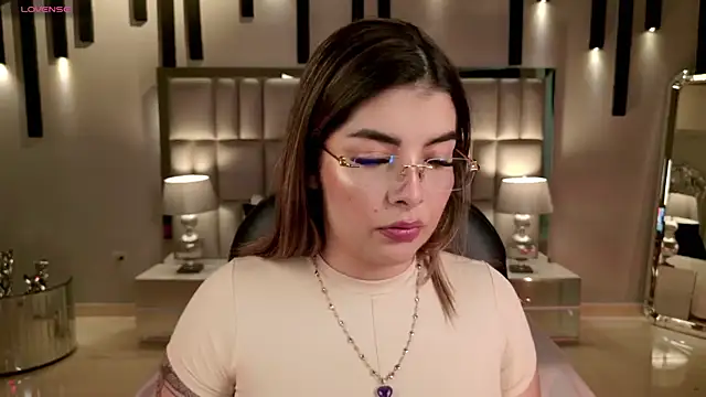 LisaMonroe  online show from 12.20.25