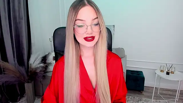 Snapshot of FloweryLove_1 chatting on 02.03.25 FloweryLove 1 online show from 02.03.25