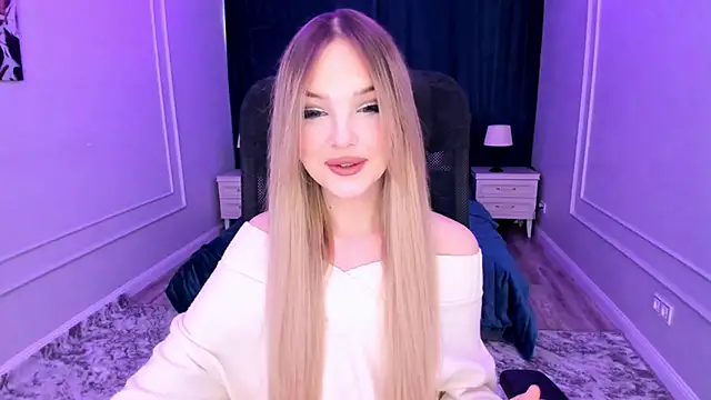 Snapshot of FloweryLove_1 chatting on 02.21.25 FloweryLove 1 online show from 02.21.25