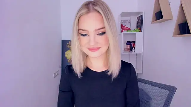 Snapshot of FloweryLove_1 chatting on 03.07.25 FloweryLove 1 online show from 03.07.25