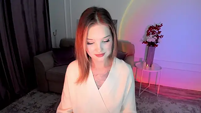 Snapshot of FloweryLove_1 chatting on 11.08.25 FloweryLove 1 online show from 11.08.25