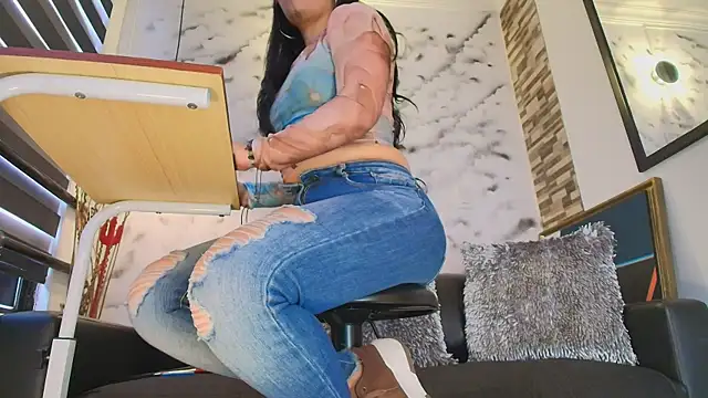 Sophie LittleS online show from 04.07.26