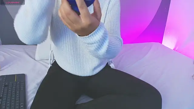 sarita duque online show from 04.08.26