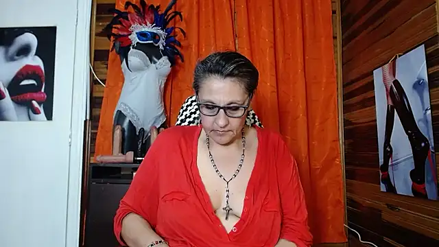 Snapshot of merlyna_goldens chatting on 02.15.25 merlyna goldens online show from 02.15.25