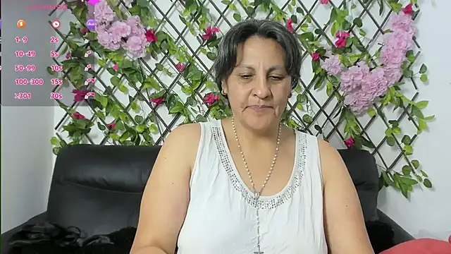 Snapshot of merlyna_goldens chatting on 11.07.25 merlyna goldens online show from 11.07.25