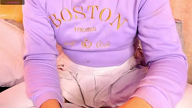 Snapshot of Satuurn_ chatting on 01.13.25 Satuurn online show from 01.13.25