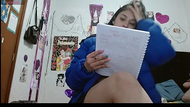 Snapshot of Saray_extrovert_ chatting on 03.10.25 Saray extrovert  online show from 03.10.25
