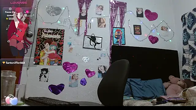 Snapshot of Saray_extrovert_ chatting on 03.12.25 Saray extrovert  online show from 03.12.25