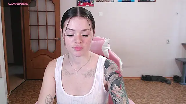 miaacatt online show from 11.23.25