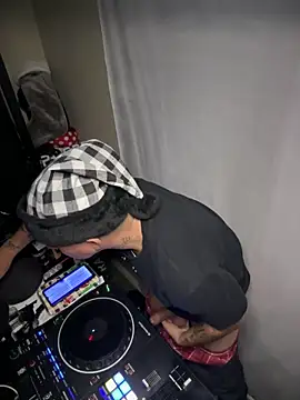 PeterGrandee online show from 12.26.24