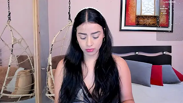 Paula Desousa online show from 11.06.25