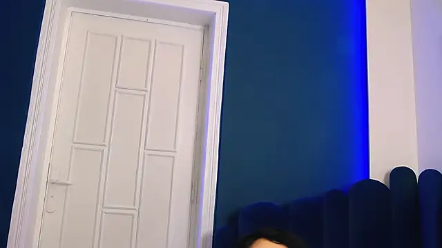 BeeaMayer online show from 01.24.25