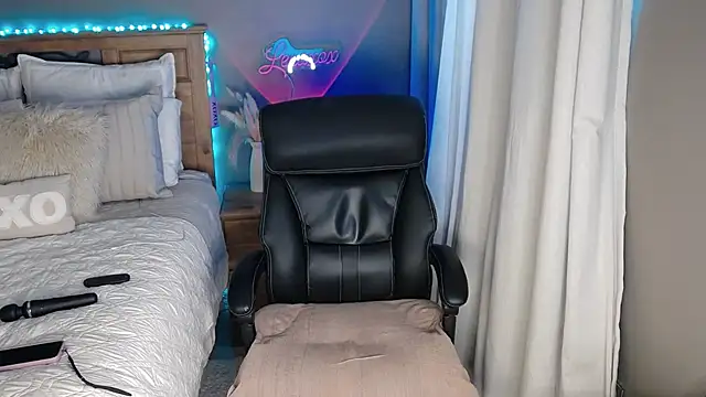 Lenaxox online show from 09.09.25