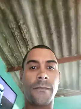 Snapshot of RoludoDF chatting on 06.16.26 RoludoDF online show from 06.16.26