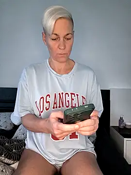 DarleenHot online show from 10.27.25