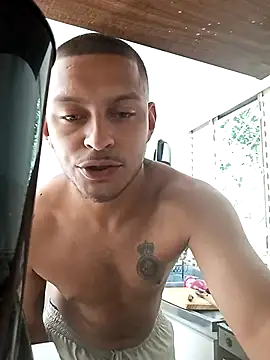 Snapshot of emrehliug12 chatting on 02.06.26 emrehliug12 online show from 02.06.26