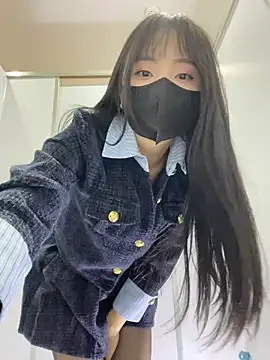 Snapshot of Asia-Lynn chatting on 01.20.25 Asia-Lynn online show from 01.20.25