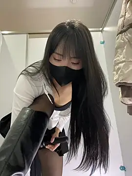 Snapshot of Asia-Lynn chatting on 01.21.25 Asia-Lynn online show from 01.21.25