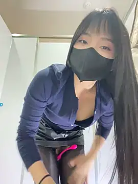 Snapshot of Asia-Lynn chatting on 01.22.25 Asia-Lynn online show from 01.22.25