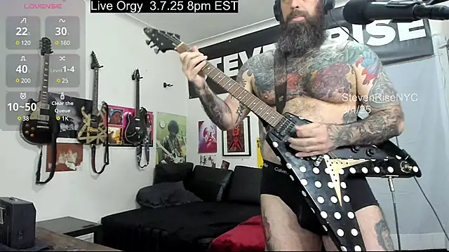 Snapshot of StevenRiseNYC chatting on 03.05.25 StevenRiseNYC online show from 03.05.25