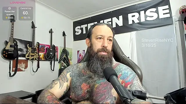 Snapshot of StevenRiseNYC chatting on 03.17.25 StevenRiseNYC online show from 03.17.25
