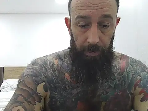 Snapshot of StevenRiseNYC chatting on 09.23.25 StevenRiseNYC online show from 09.23.25