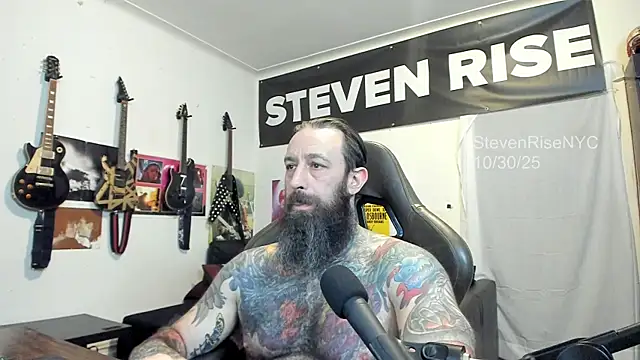 Snapshot of StevenRiseNYC chatting on 10.30.25 StevenRiseNYC online show from 10.30.25