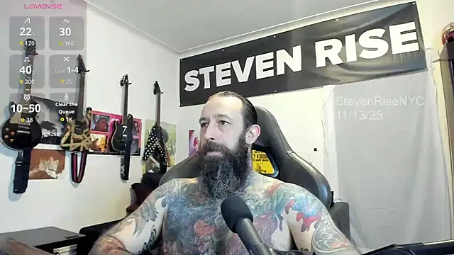 Snapshot of StevenRiseNYC chatting on 11.14.25 StevenRiseNYC online show from 11.14.25
